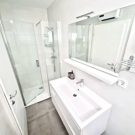 Suha Punta Luxury First Row To The Sea Apartment *